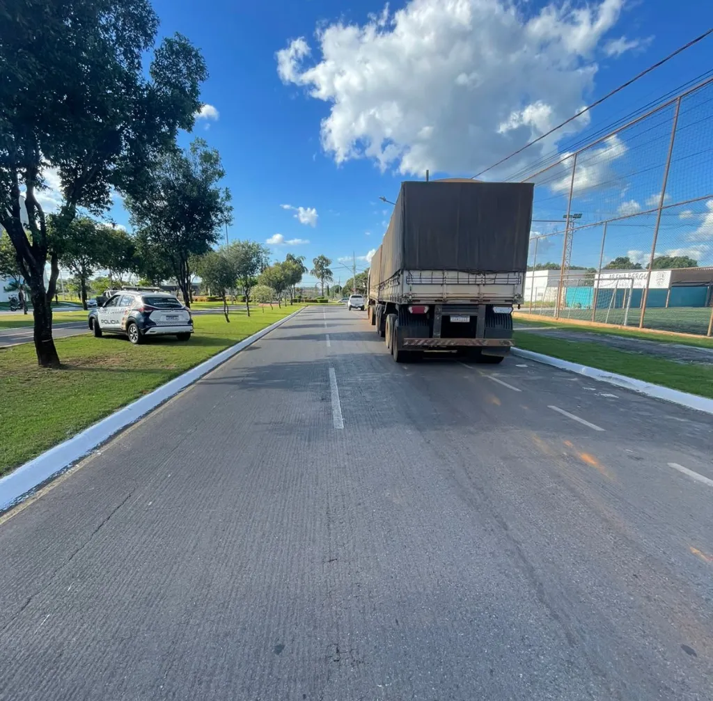 Carreta com soja furtada é recuperada em Nova Mutum