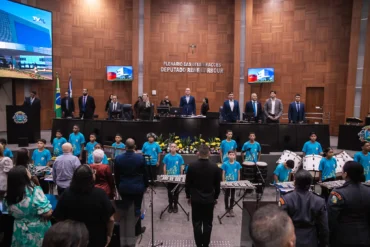 ALMT homenageia cidadãos em sessão especial
