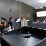 Câmara aprova mudanças no plano de carreira dos professores e autoriza repasses para entidade em Lucas