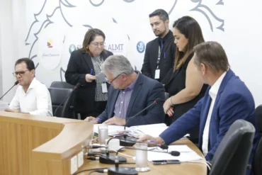 CCJR aprova mudanças no ICMS da saúde na AL-MT