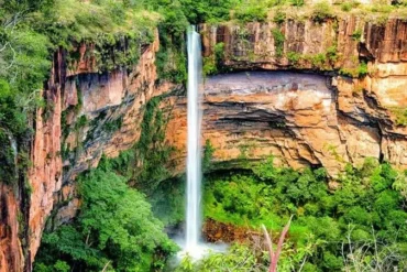 Foto de cachoeira em MT