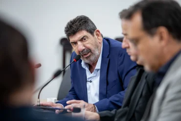 Comissão avalia medidas jurídicas em hospitais regionais