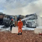 Incêndio em carretas mobiliza bombeiros em Rondonópolis