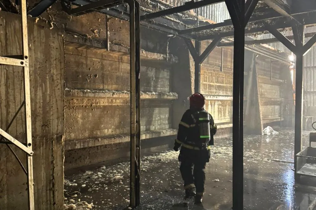 Corpo de Bombeiros extingue incêndio em Campo Novo do Parecis