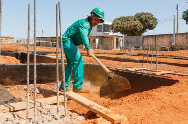 Custo da construção acelera em abril e registra maior alta para o mês desde o período pós pandemia
