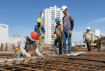 Custo da construção fica estável em abril, mas o aço tem queda de 10% em 2026