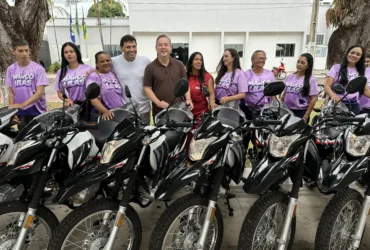 Dr. Eugênio entrega 21 motos a ACS