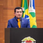 Projetos de Elizeu Nascimento na ALMT criam carteira para mães atípicas e vacinação domiciliar para pessoas com TEA