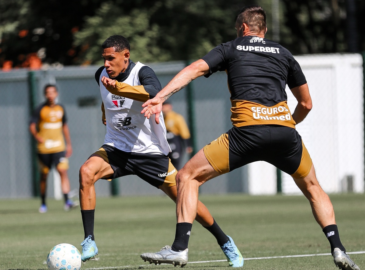 Remo x São Paulo: onde assistir, escalações e tudo sobre o confronto no Brasileirão. Imagem: Erico Leonan/São Paulo FC