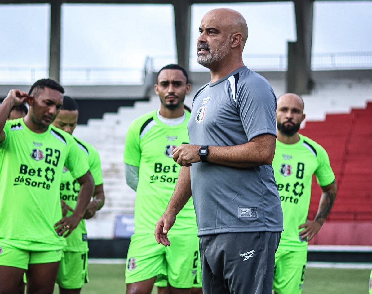 Inter de Limeira x Santa Cruz: onde assistir, horário, escalações e tudo sobre o duelo pela Série C. Imagem: Evelyn Victoria Santa Cruz