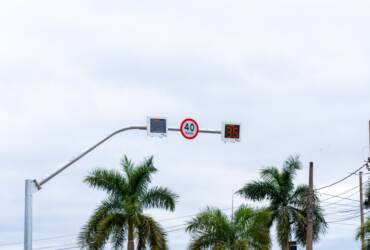 Excesso de velocidade dispara em Lucas do Rio Verde e já representa 98% das infrações registradas em 2026
