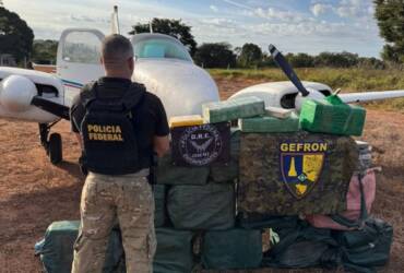 Operação liderada pela Polícia Federal interceptou droga ao lado de aeronave pronta para decolar em Luciara; avião também foi apreendido