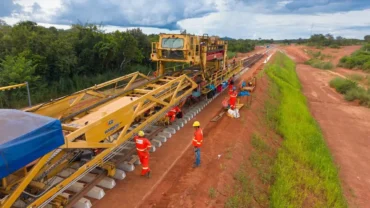 FICO avança para fase de superestrutura e consolida corredor logístico estratégico no Brasil
