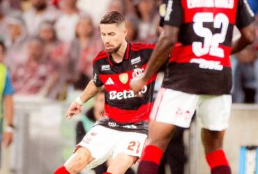 Flamengo x Palmeiras: onde assistir ao vivo, horário, escalações e tudo sobre o clássico do Brasileirão 2026. Imagem: Gilvan de Souza/CRF