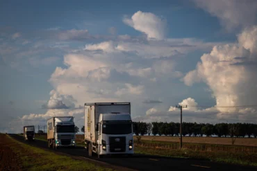 Frete e portos pressionam exportações do agro e elevam custos, aponta CNA