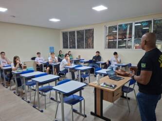 Jovens recebem orientações sobre o Alistamento Militar nas escolas de Lucas do Rio Verde