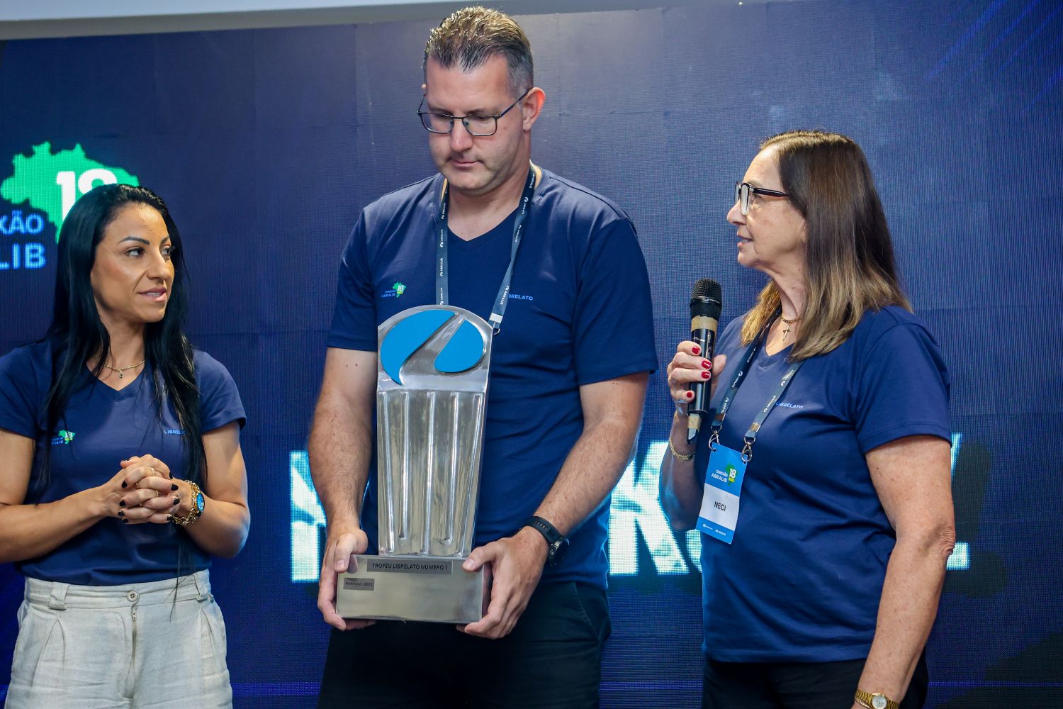Librelato cria troféu para reconhecer desempenho da rede   Divulgação (2)