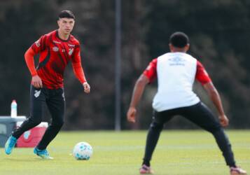 Athletico-PR x Mirassol: onde assistir, escalações e expectativa para o duelo do Brasileirão 2026. Imagem: Luis Miguel Ferreira/athletico.com.br