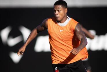 Vasco x Athletico-PR: onde assistir, escalações e tudo sobre o duelo do Brasileirão 2026. Imagem: Matheus Lima/VascoDaGama
