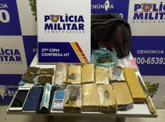 Objetos apreendidos em Confresa, incluindo maconha e celulares