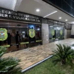 Polícia Civil prende vizinho em Várzea Grande por perseguir e ameaçar mulher de morte