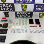 Cavalaria da PM fecha ponto de distribuição de drogas sintéticas e prende mulher em Rondonópolis