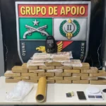 PM estoura depósito de drogas e apreende 33 tabletes de pasta base escondidos sob o piso em Várzea Grande