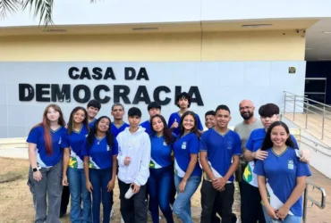 Seduc e TRE-MT impulsionam primeiro título de eleitor entre jovens