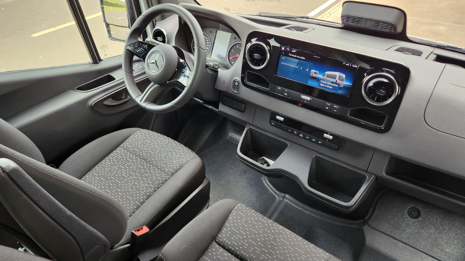 Sprinter Automática aproxima veículo comercial da experiência de um automóvel   Sérgio Dias (12)
