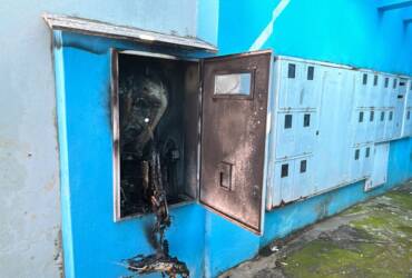 Fumaça chama atenção de bombeiros e evita incêndio em comércio em Lucas do Rio Verde