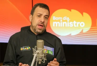 Juros altos ampliam dívidas e pressionam Desenrola, diz Boulos
