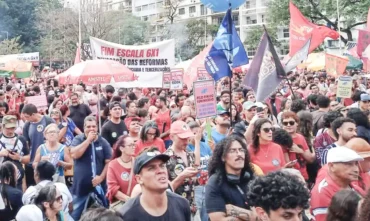Protesto em São Paulo cobra fim da escala 6x1 e ações contra feminicídio