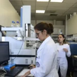 Maternidade impulsiona debate sobre permanência de mães na ciência