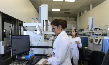 Maternidade impulsiona debate sobre permanência de mães na ciência