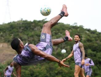 Botafogo x Corinthians: onde assistir, escalações e tudo sobre o confronto pela 16ª rodada do Brasileirão. Imagem: Vitor Silva/BFR