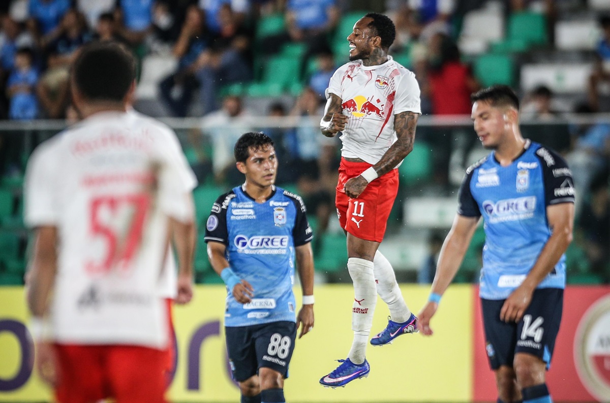 Santos x Red Bull Bragantino: onde assistir, escalações e tudo sobre o duelo do Brasileirão 2026. Imagem: Ari Ferreira/Red Bull Bragantino