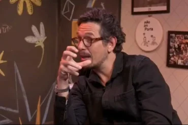 João Vicente comenta suposta obsessão de ator por Chay Suede