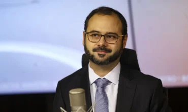 MEI pode ganhar direito a contratar mais funcionários após fim da escala 6x1