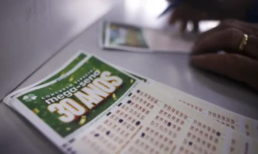 Mega acumula estimativa e pode pagar R$ 320 milhões no sorteio especial