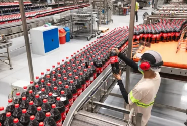Representante da Coca-Cola investe R$ 200 milhões em Várzea Grande e projeta neutralidade de PET até 2026