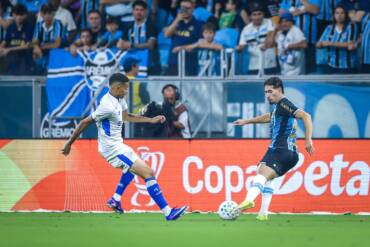 Confiança x Grêmio: onde assistir, escalações e tudo sobre o duelo decisivo da Copa do Brasil. Imagem: Lucas Uebel/GFBPA