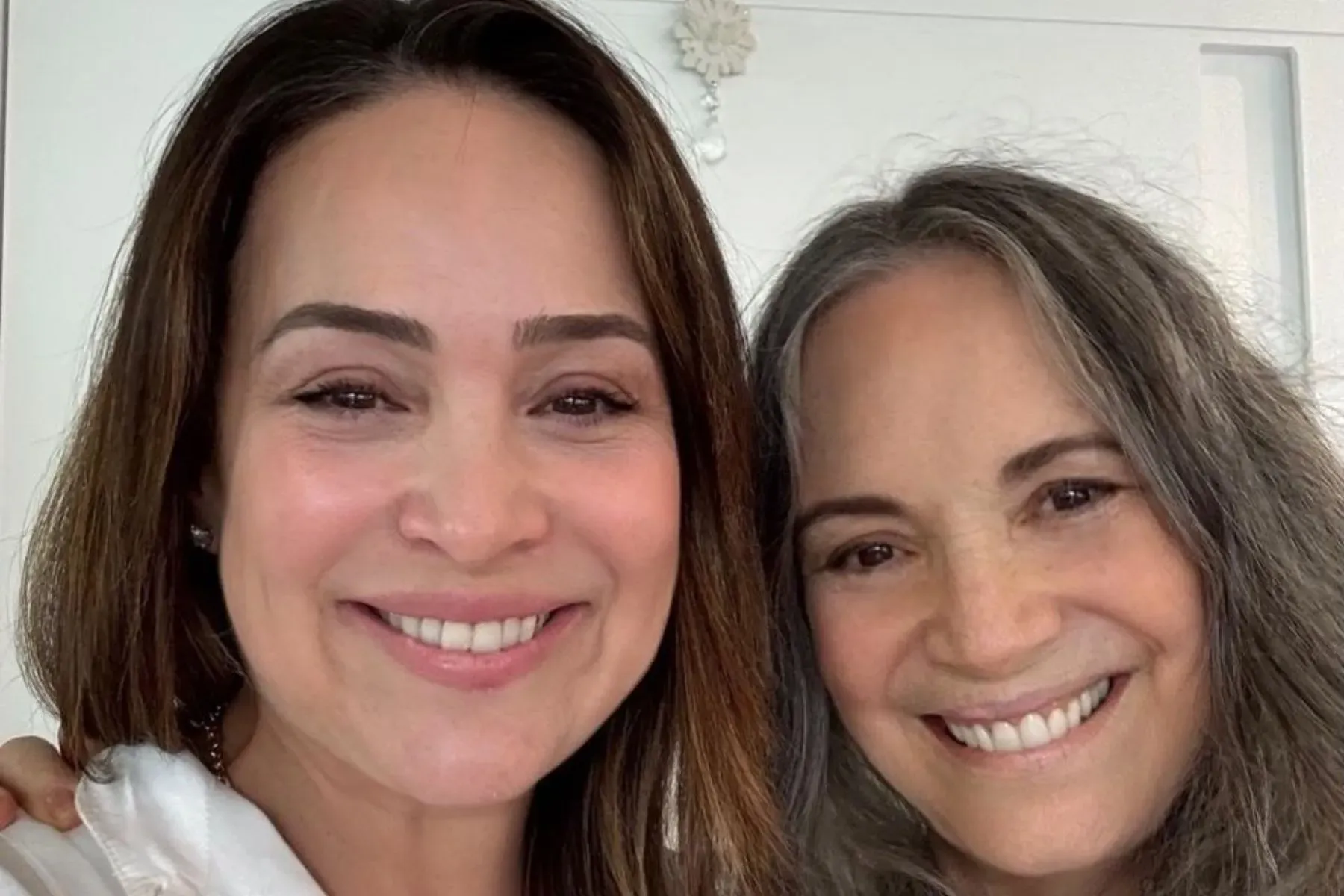 Gabriela expõe motivos de afastamento de Regina Duarte após briga