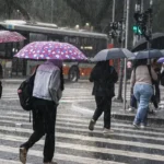 Chuva forte deve marcar o início da semana em regiões do Brasil