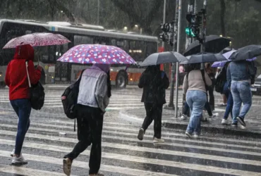 Chuva forte deve marcar o início da semana em regiões do Brasil