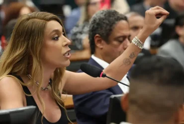 Erika Hilton rejeita compensações na PEC da escala 6x1