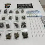 PM prende suspeito por tráfico e apreende drogas em Denise
