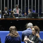 Senado aprova CNH com renovação automática para bons condutores