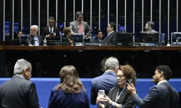 Senado aprova CNH com renovação automática para bons condutores