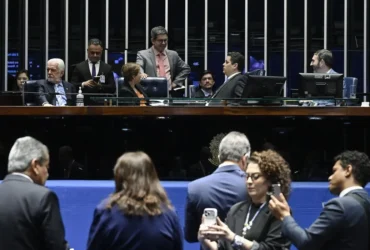 Senado aprova CNH com renovação automática para bons condutores