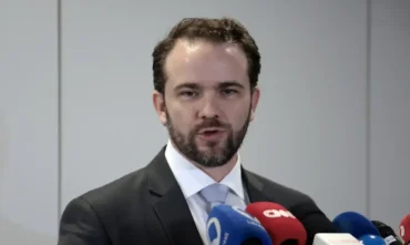Durigan defende taxação de ultrarricos durante agenda do G7 em Paris